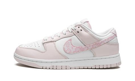 pink dunks foot locker